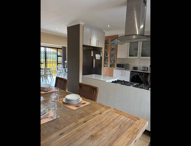 340M² GUESTHOUSE FOR SALE IN RUSTENBURG RURAL
